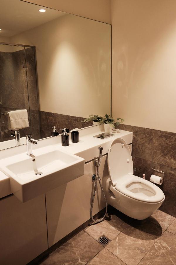 Brand New Water Front Luxury Cinnamon Suites Apartment In Heart Of Colombo City Extérieur photo