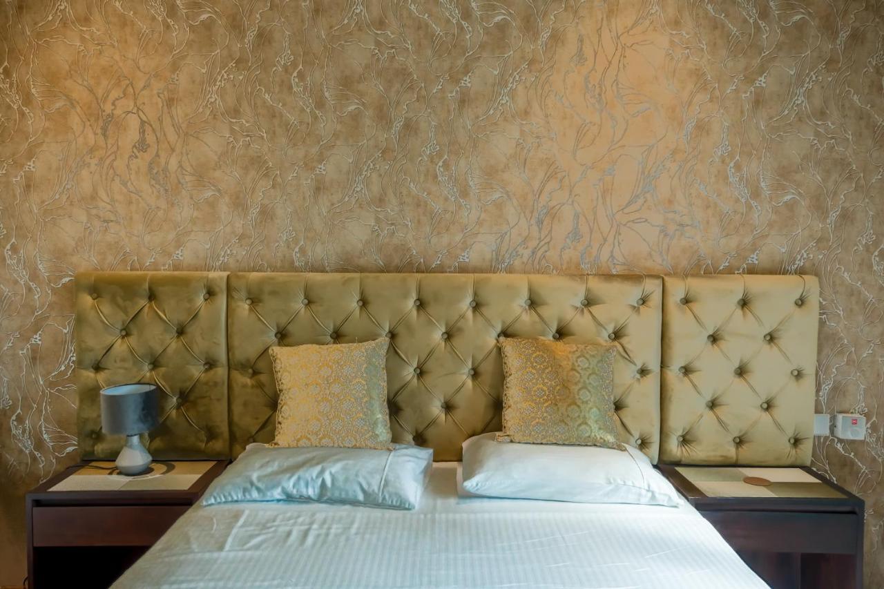 Brand New Water Front Luxury Cinnamon Suites Apartment In Heart Of Colombo City Extérieur photo
