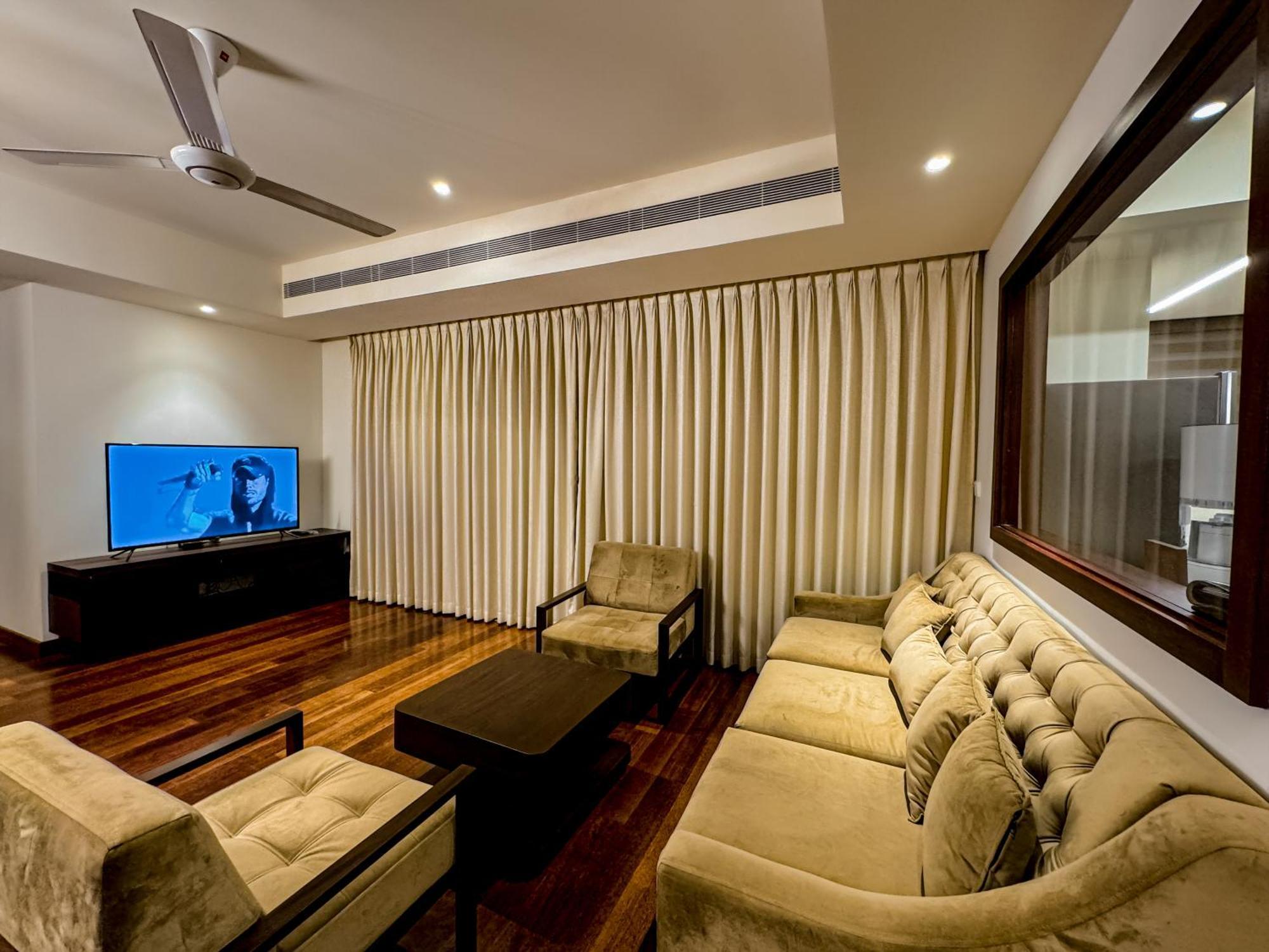 Brand New Water Front Luxury Cinnamon Suites Apartment In Heart Of Colombo City Extérieur photo
