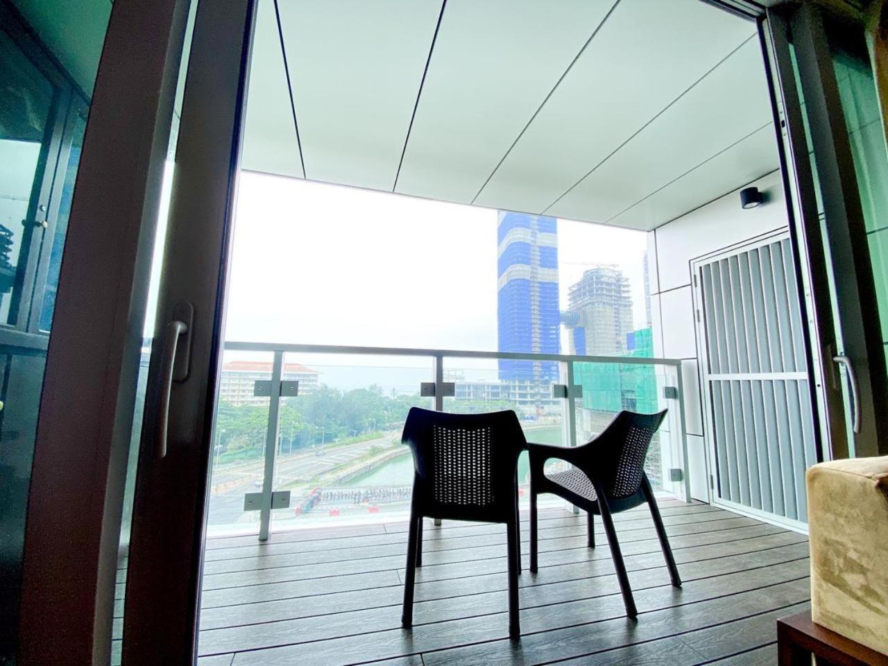 Brand New Water Front Luxury Cinnamon Suites Apartment In Heart Of Colombo City Extérieur photo