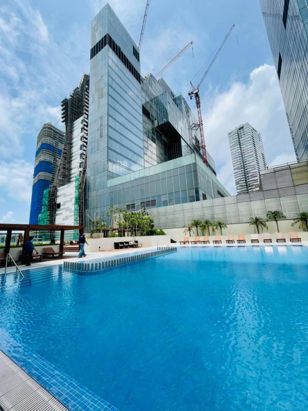Brand New Water Front Luxury Cinnamon Suites Apartment In Heart Of Colombo City Extérieur photo